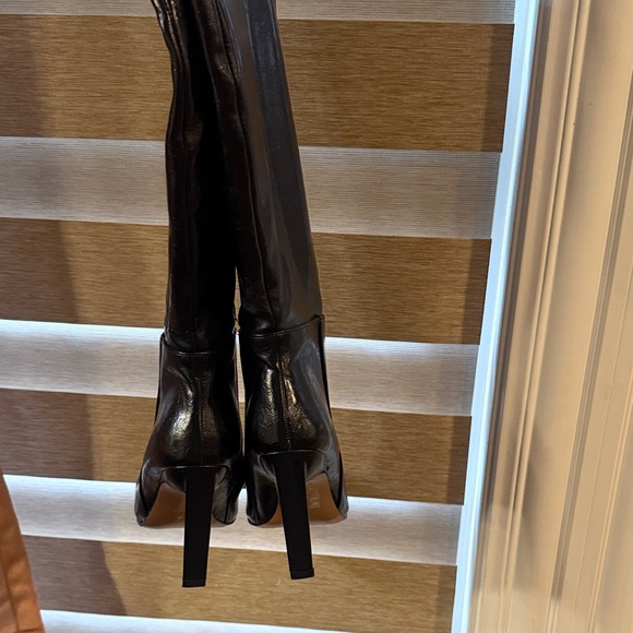 Elegant Black Leather Women's Boots - Picture 3 of 5